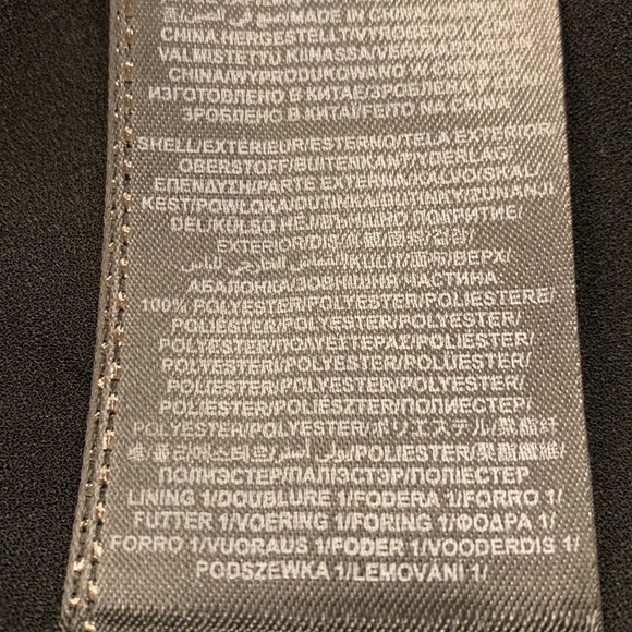 GUESS - Picture 11 of 13